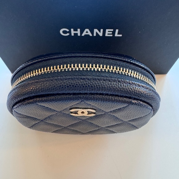 CHANEL NIB Caviar Quilted Zip Around Classic O-Coin Purse (Navy) - Picture 5 of 12
